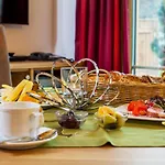 Appartementhaus Dachsteinblick Mit Indoorpool Und Sauna Bad Goisern