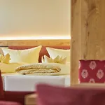 Appartementhaus Dachsteinblick Mit Indoorpool Und Sauna Aparthotel 3*