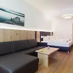 Appartementhaus Dachsteinblick Mit Indoorpool Und Sauna Aparthotel 3*