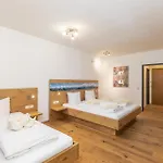 Appartementhaus Dachsteinblick Mit Indoorpool Und Sauna Bad Goisern