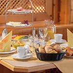 Appartementhaus Dachsteinblick Mit Indoorpool Und Sauna Aparthotel