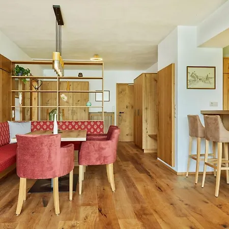 Appartementhaus Dachsteinblick Mit Indoorpool Und Sauna Apart-hotel Bad Goisern