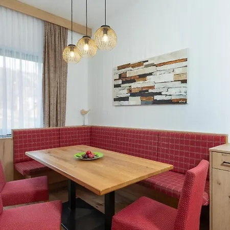 Apart Otel Appartementhaus Dachsteinblick Mit Indoorpool Und Sauna