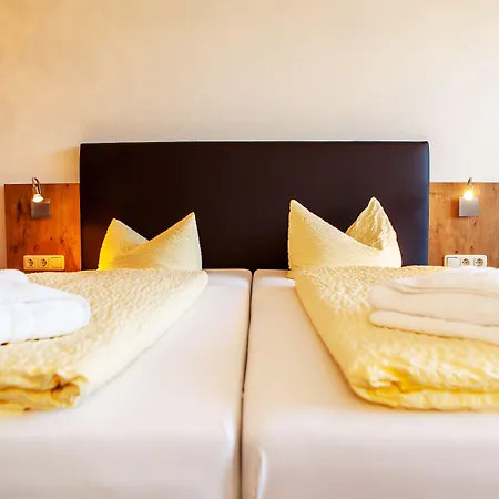 Appartementhaus Dachsteinblick Mit Indoorpool Und Sauna Lejlighedshotel Bad Goisern