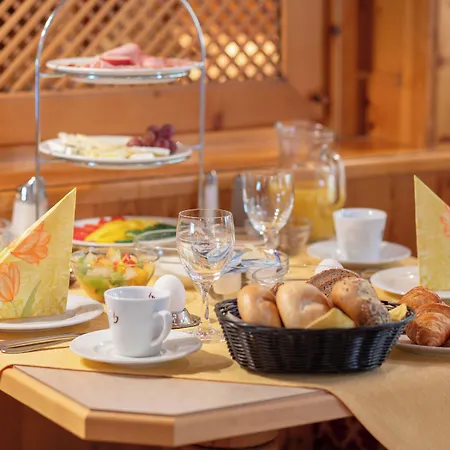 Appartementhaus Dachsteinblick Mit Indoorpool Und Sauna Apart Otel