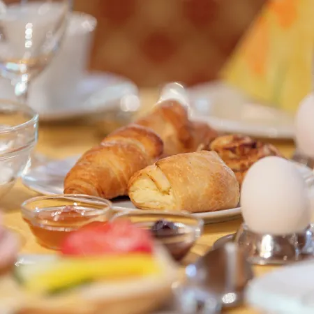 Apart Otel Appartementhaus Dachsteinblick Mit Indoorpool Und Sauna 3*