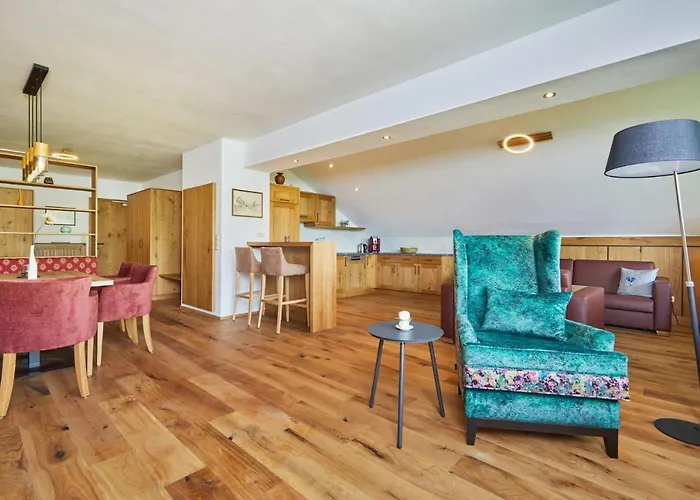 Appartementhaus Dachsteinblick Mit Indoorpool Und Sauna Ξενοδοχείο με διαμερίσματα