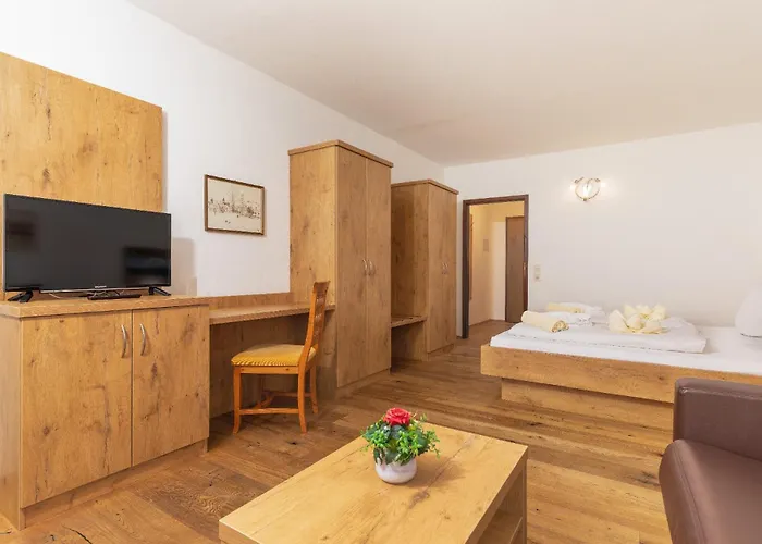 Appartementhaus Dachsteinblick Mit Indoorpool Und Sauna Bad Goisern