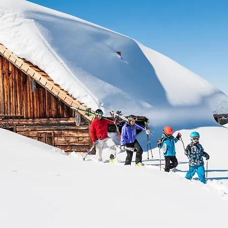 Appartementhaus Dachsteinblick Mit Indoorpool Und Sauna Aparthotel Bad Goisern