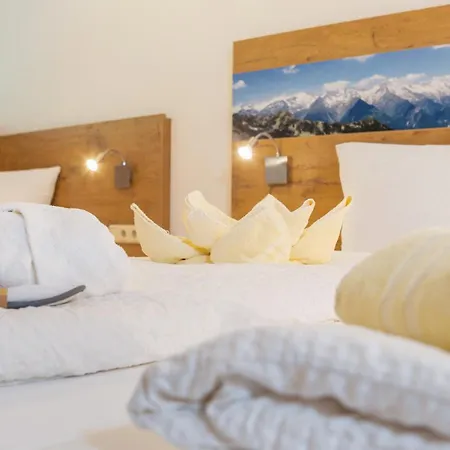 Appartementhaus Dachsteinblick Mit Indoorpool Und Sauna Bad Goisern