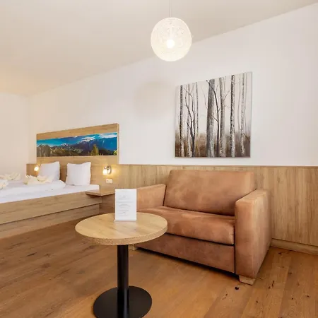 Appartementhaus Dachsteinblick Mit Indoorpool Und Sauna