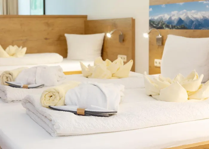 Appartementhaus Dachsteinblick Mit Indoorpool Und Sauna Bad Goisern am Hallstättersee